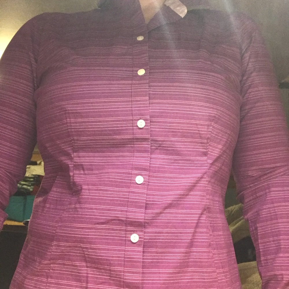 Eddie Bauer Shaped Fit Button Down Small